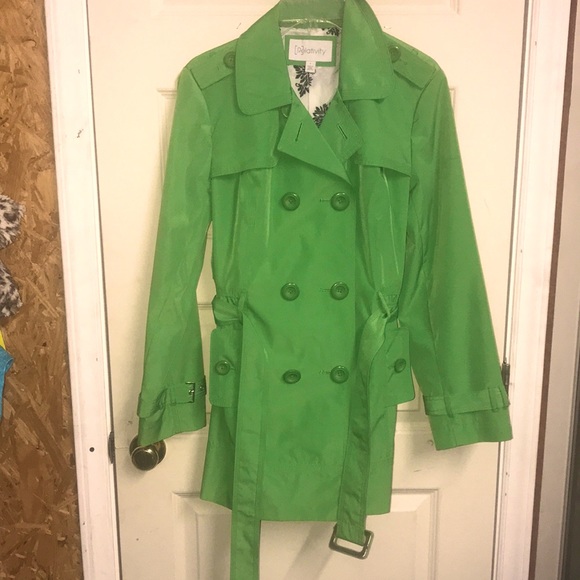 Relativity Jackets & Blazers - Beautiful green 😄Relativity😃trench coat size large for women